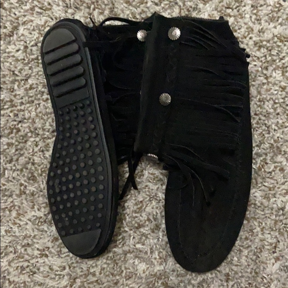 Black ankle moccasins faux